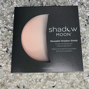 Shadow Moon - Reusable eyeshadow shield